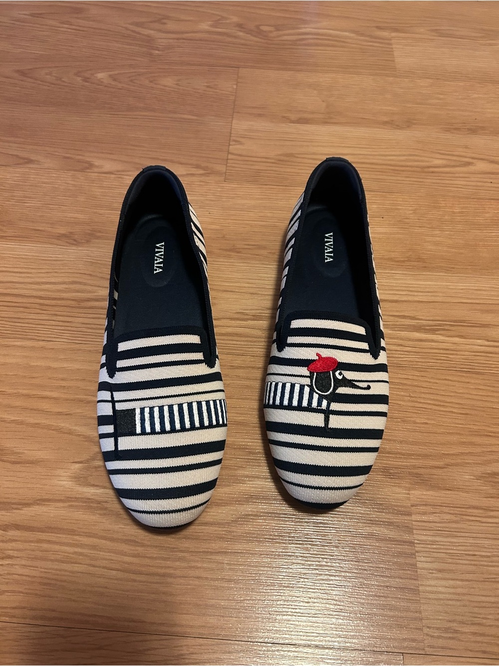 Vivaia navy striped shoe with dog - Picture 3 of 7